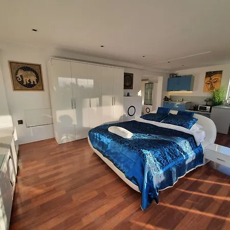 Riverside Loft - Castle View & Free Parking & Terrace Appartamento Lubiana