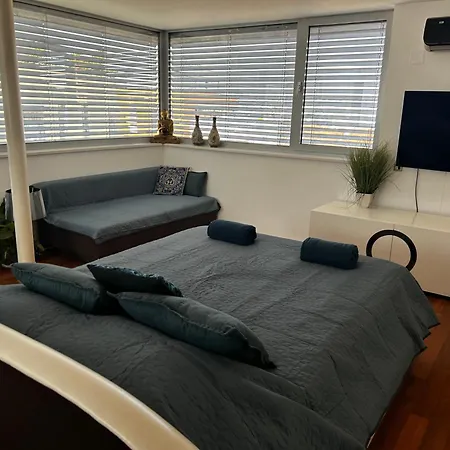 Riverside Loft - Castle View & Free Parking & Terrace 卢布尔雅那