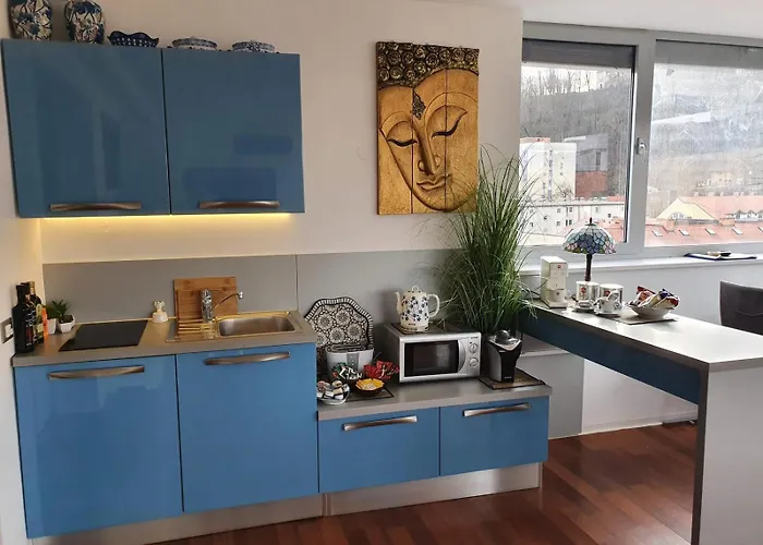 Riverside Loft - Castle View & Free Parking & Terrace *