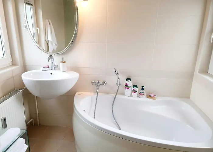 Riverside Loft - Castle View & Free Parking & Terrace Appartamento Lubiana